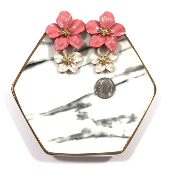SALE❗️Double Flower Earrings - Picture 4 of 5